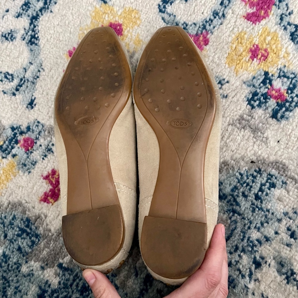 Tod’s cream beige suede flats - Picture 5 of 7